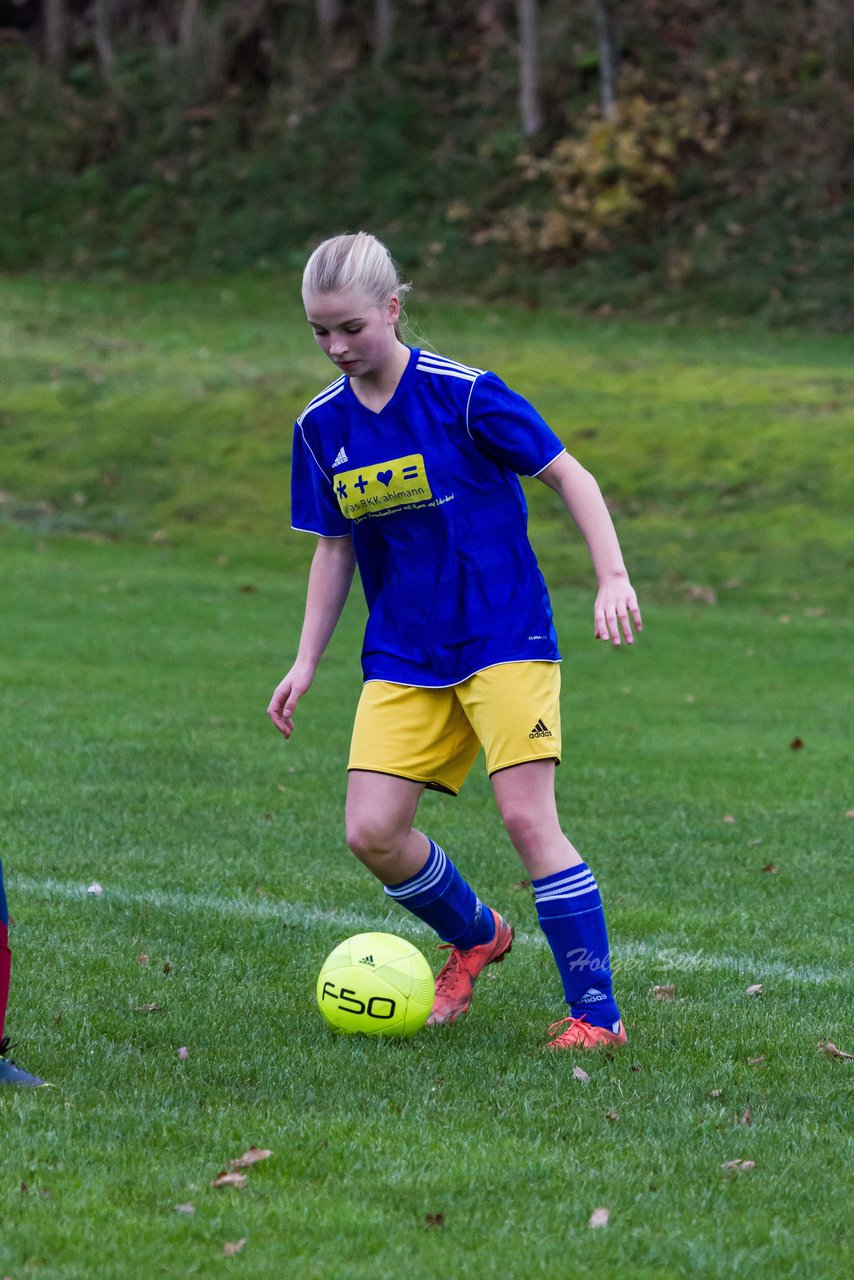 Bild 161 - B-Juniorinnen TSV Gnutz o.W. - SV Henstedt Ulzburg II : Ergebnis: ca. 5:0